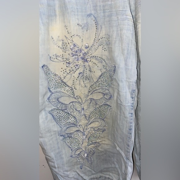 𝅺SEXY Washed Off Cropped Jeans with Rhinestone Detail - Picture 3 of 11